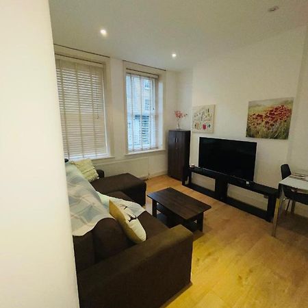 Amazing 2 Bedroom Apartment London Bagian luar foto