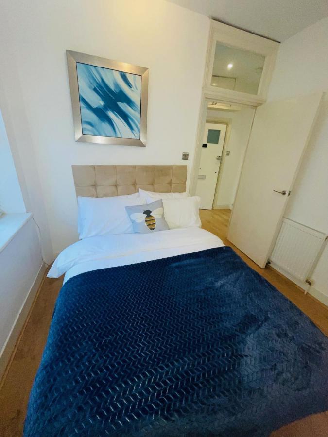 Amazing 2 Bedroom Apartment London Bagian luar foto