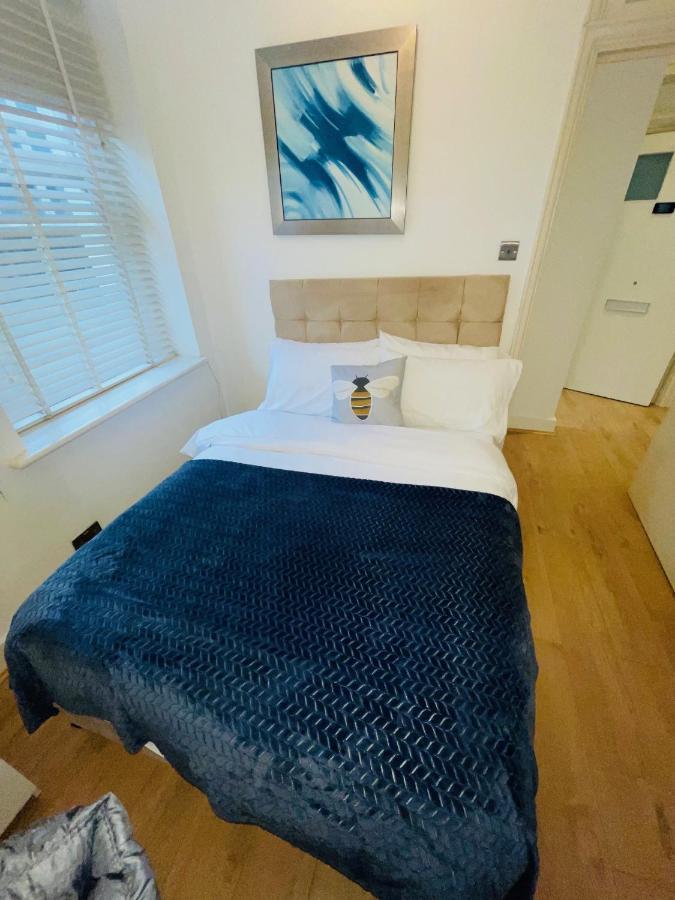 Amazing 2 Bedroom Apartment London Bagian luar foto