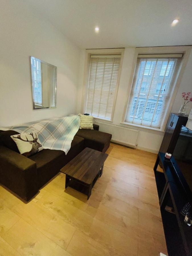 Amazing 2 Bedroom Apartment London Bagian luar foto