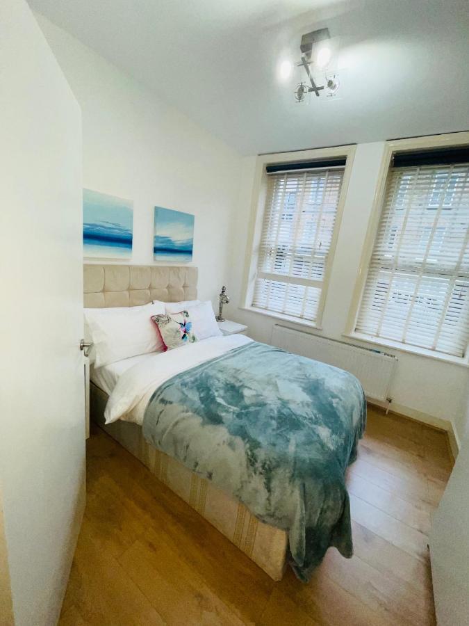 Amazing 2 Bedroom Apartment London Bagian luar foto