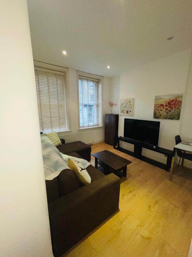 Amazing 2 Bedroom Apartment London Bagian luar foto